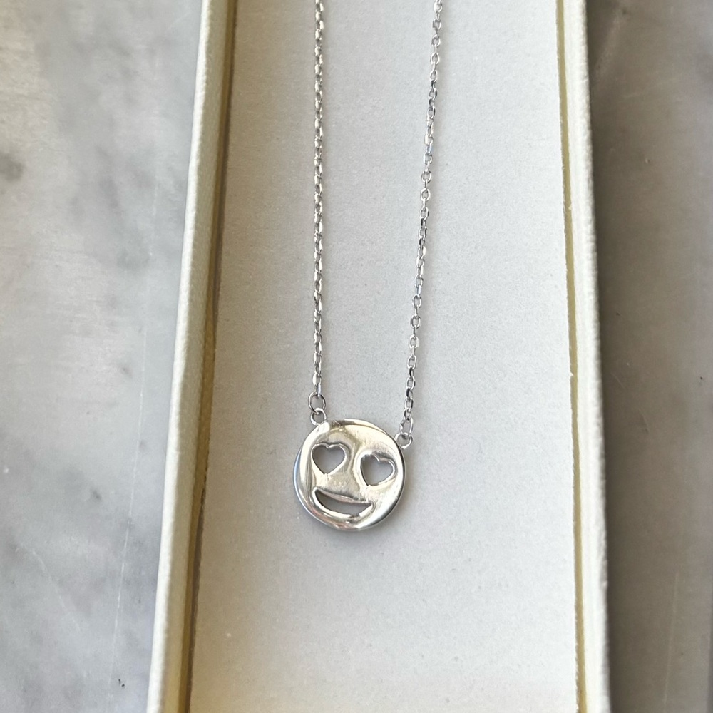 Heart Eyes Emoji Necklace Jewelry